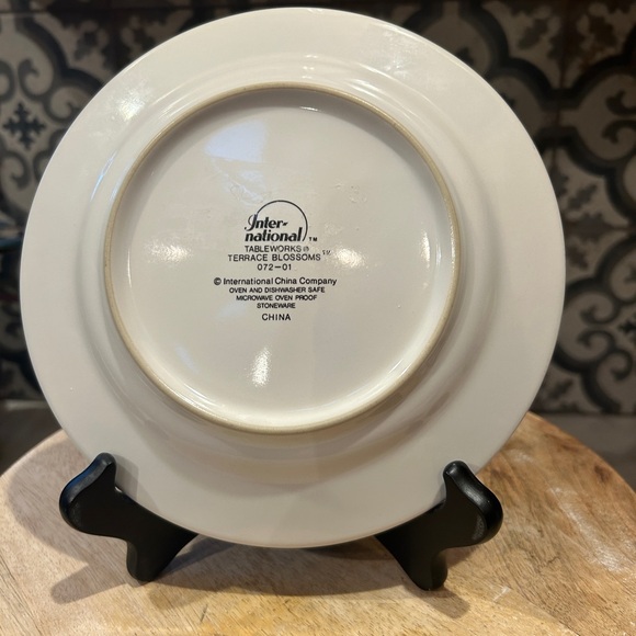 International Tableworks Terrace Blossoms 40 Stoneware 8" Plate Floral Design - Picture 3 of 3